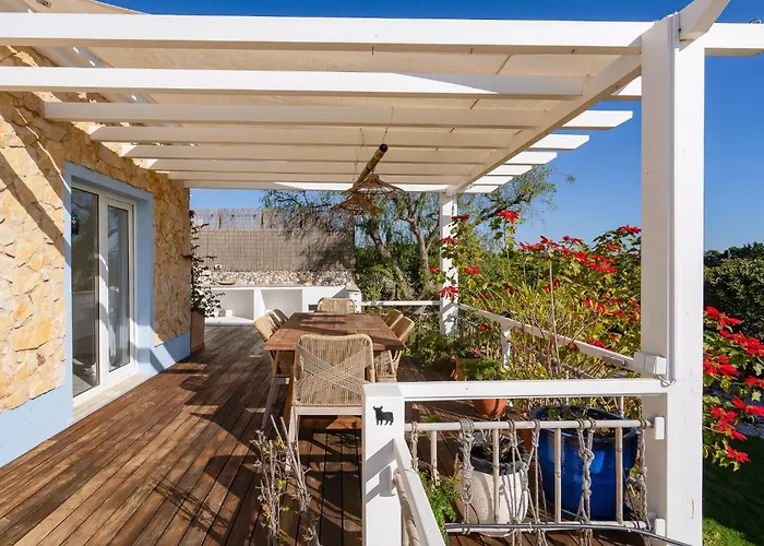 Cliffside Boho Villa *