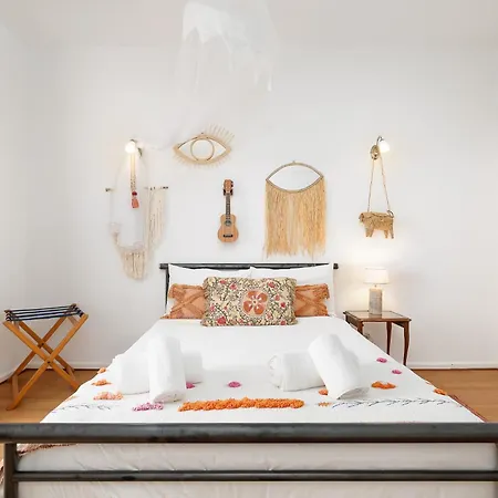 Cliffside Boho Luz
